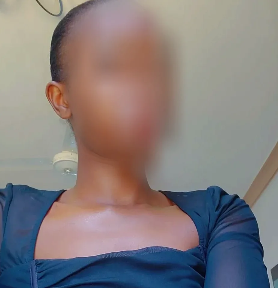 Elisabeth, 24