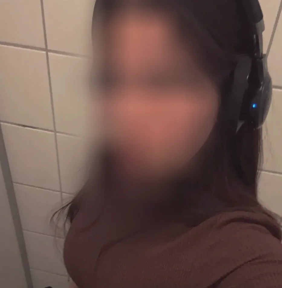Lejla, 25
